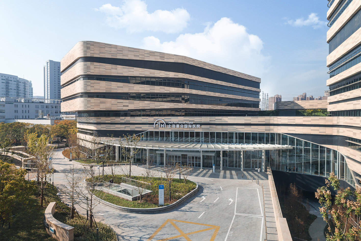 U.S. Patient with Advanced Lung Cancer Stabilized by Novel Immunotherapy Treatment in China